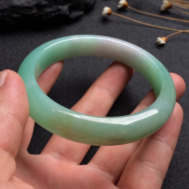 （超值推荐）糯冰种绿晴水手镯（59mm）