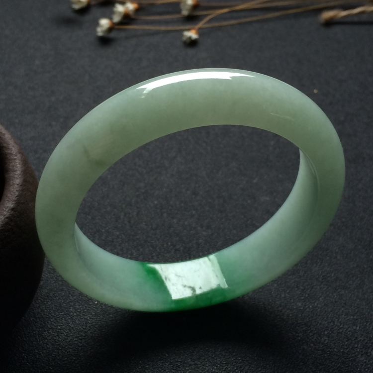 （超值推荐）糯冰种飘翠手镯（57.1mm）