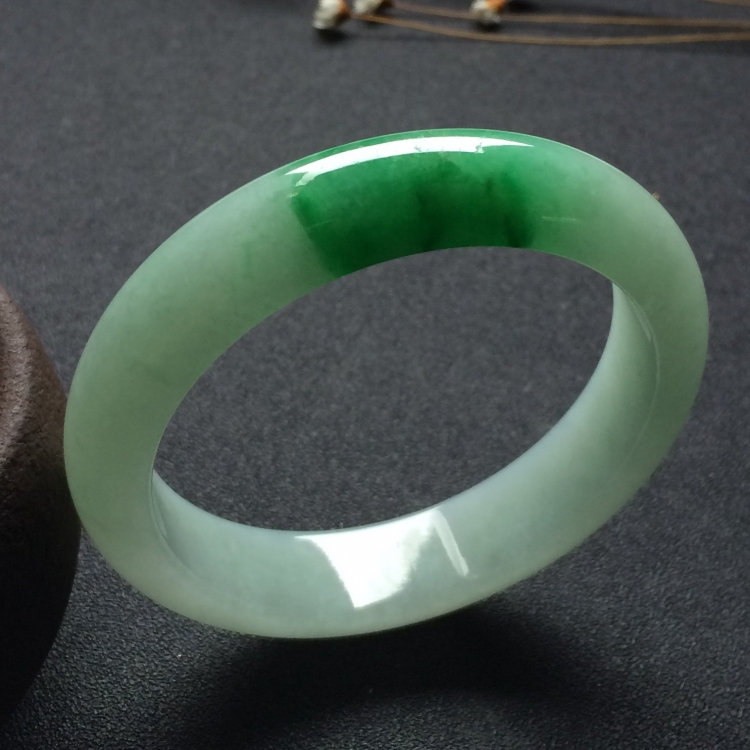 （超值推荐）糯冰种飘翠手镯（57.1mm）