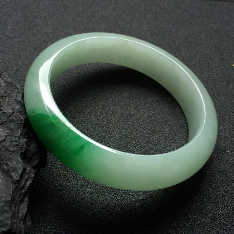 （超值推荐）糯冰种飘翠手镯（57.1mm）