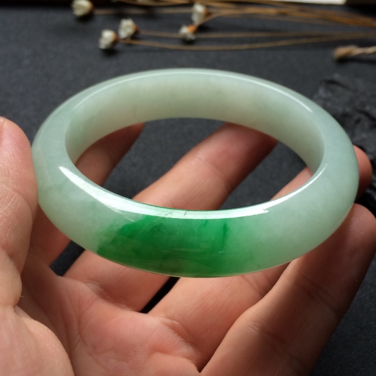 （超值推荐）糯冰种飘翠手镯（57.1mm）