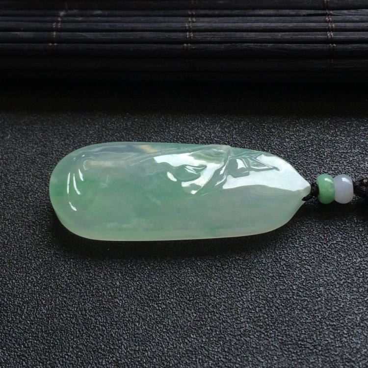 （超值推荐）糯冰种飘翠一品清廉挂件
