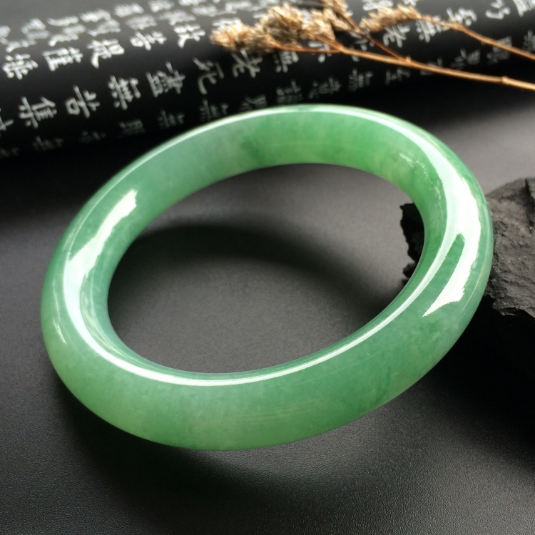（超值推荐）糯冰种豆色圆条手镯（56mm）