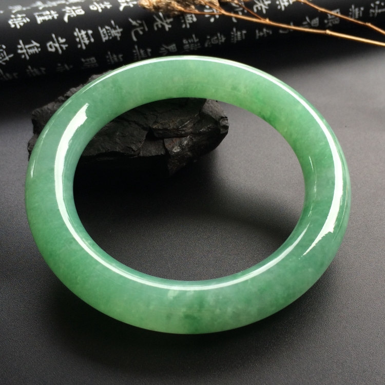 （超值推荐）糯冰种豆色圆条手镯（56mm）