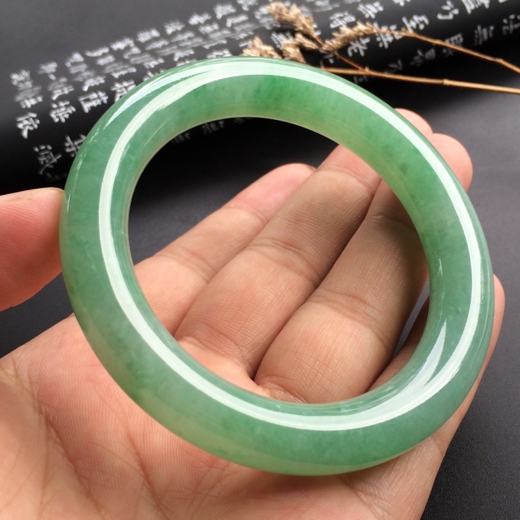 （超值推荐）糯冰种豆色圆条手镯（56mm）