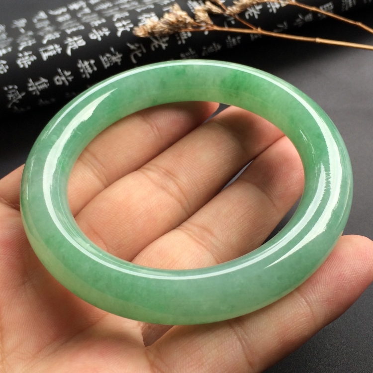 （超值推荐）糯冰种豆色圆条手镯（56mm）