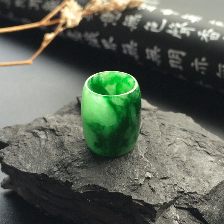 （超值推荐）糯冰种浓绿路路通挂件
