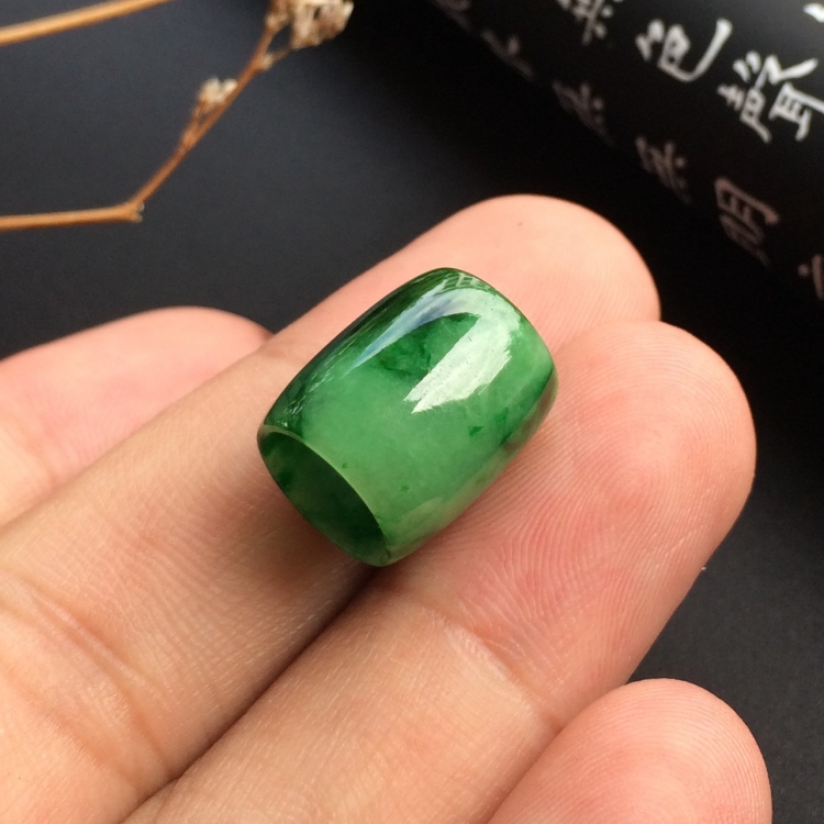 （超值推荐）糯冰种浓绿路路通挂件