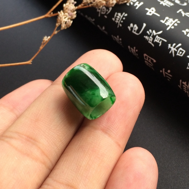 （超值推荐）糯冰种浓绿路路通挂件