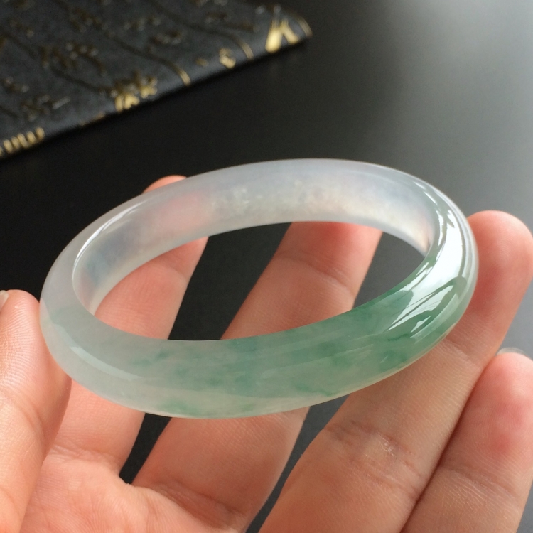 (超值推荐)冰种飘花贵妃镯(55.2mm-47.5mm)