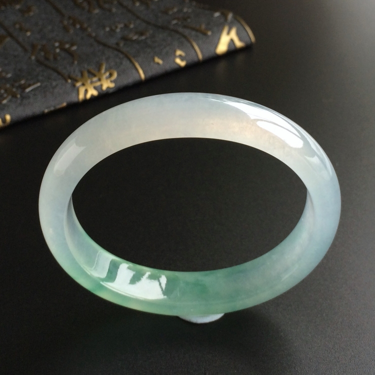 (超值推荐)冰种飘花贵妃镯(55.2mm-47.5mm)