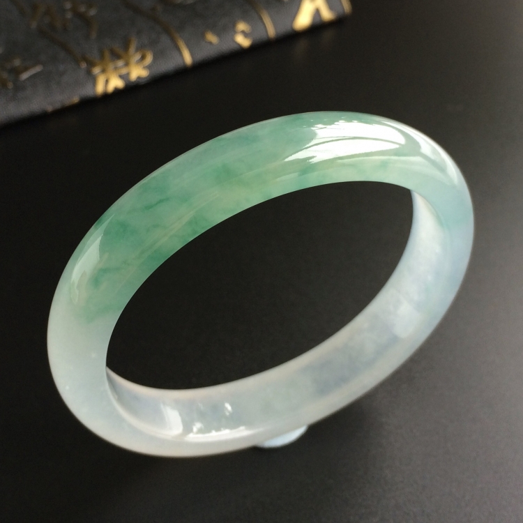 (超值推荐)冰种飘花贵妃镯(55.2mm-47.5mm)