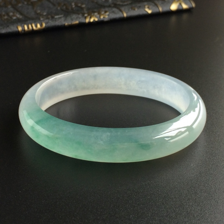 (超值推荐)冰种飘花贵妃镯(55.2mm-47.5mm)