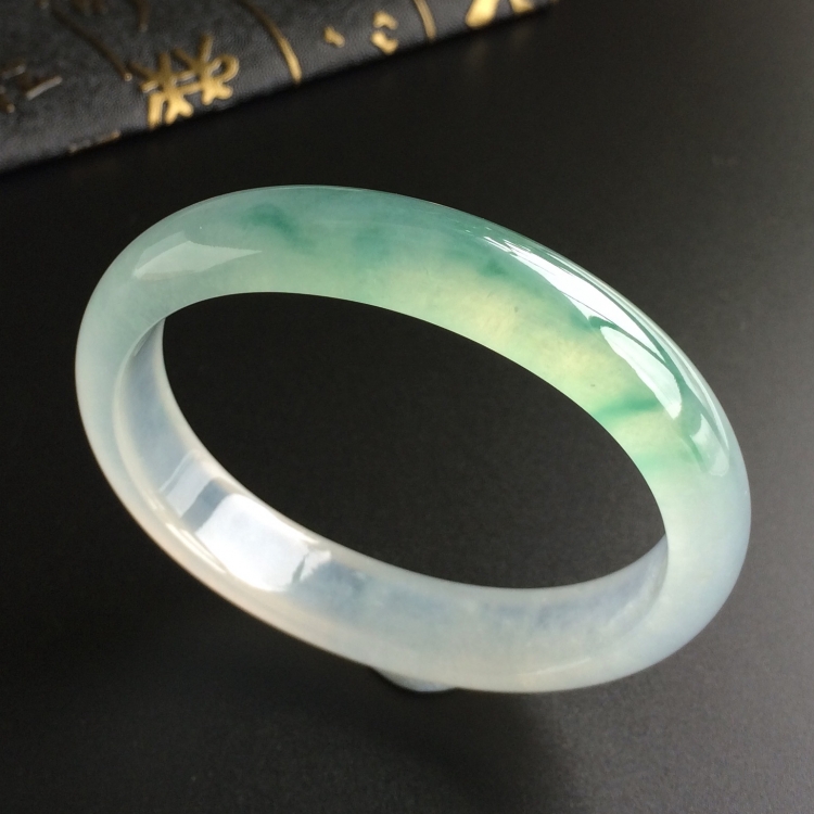 (超值推荐)冰种飘花贵妃镯(55.2mm-47.5mm)