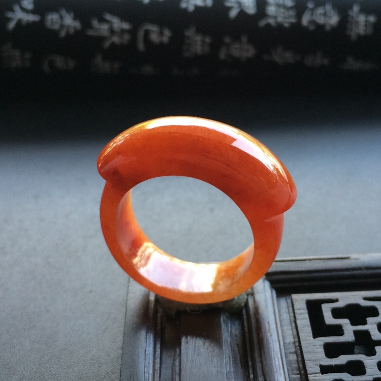 （超值推荐）糯冰种红黄翡马鞍扳指