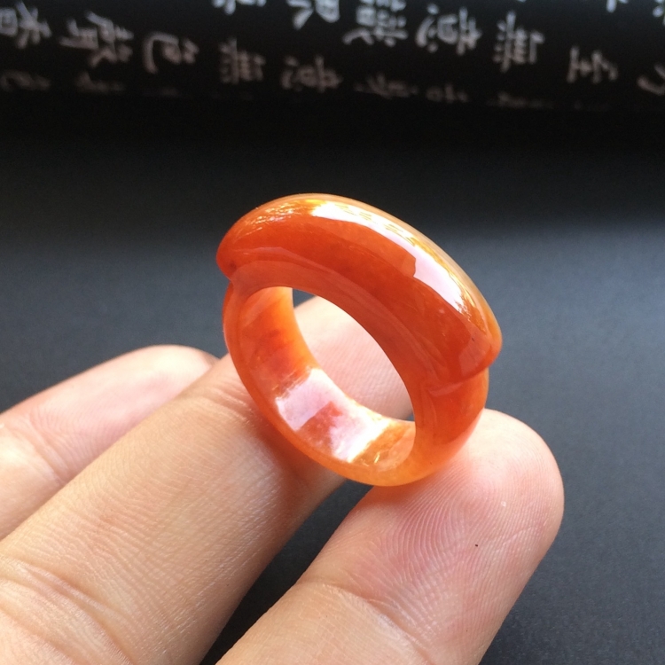 （超值推荐）糯冰种红黄翡马鞍扳指