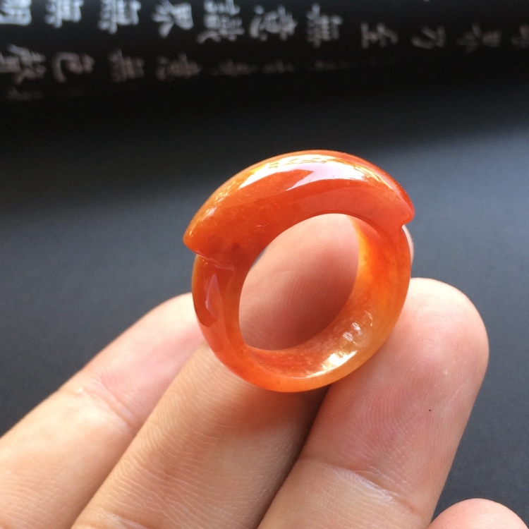 （超值推荐）糯冰种红黄翡马鞍扳指