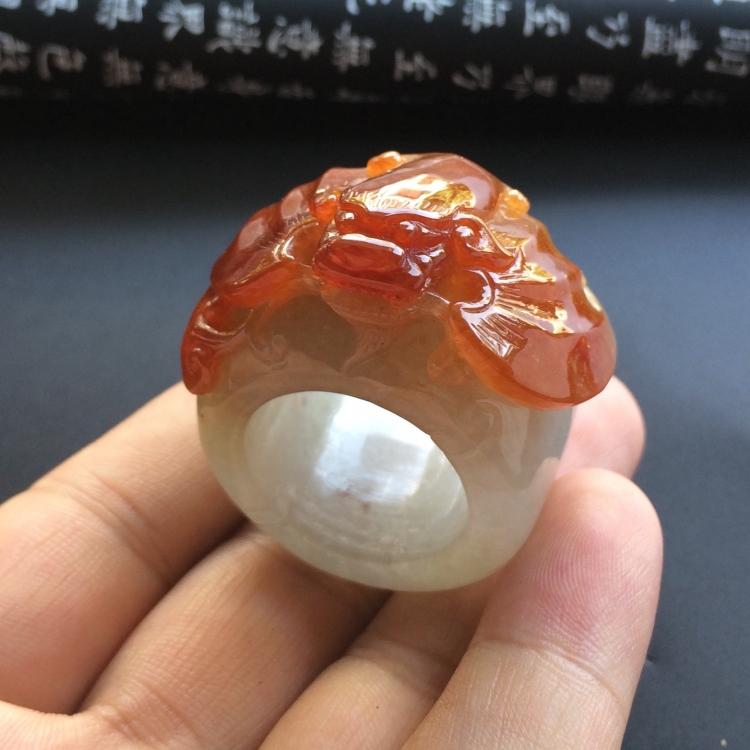 （超值推荐）糯冰种褐黄翡福寿如意扳指