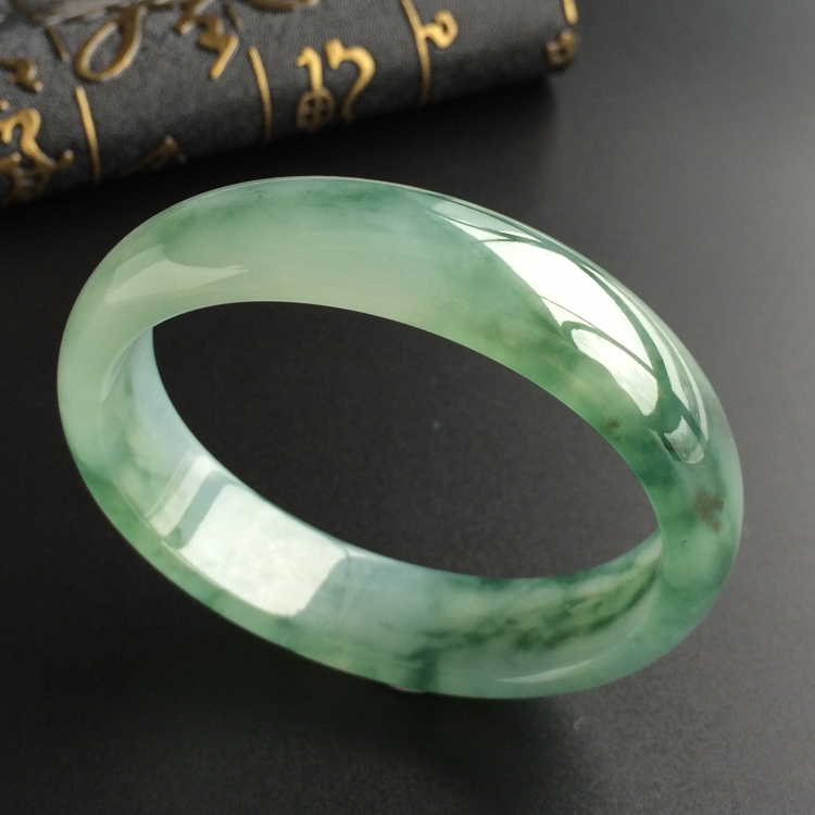 (超值推荐)冰种飘花贵妃镯(54.4mm-47.7mm)