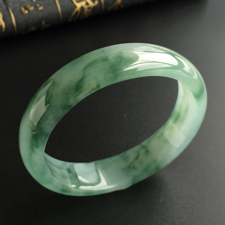 (超值推荐)冰种飘花贵妃镯(54.4mm-47.7mm)