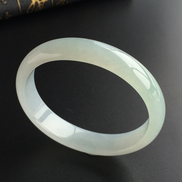 (超值推荐)糯冰种晴水贵妃镯(60mm-53.6mm)