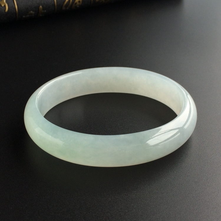 (超值推荐)糯冰种晴水贵妃镯(60mm-53.6mm)