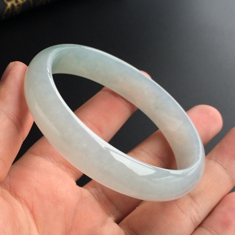 (超值推荐)糯冰种晴水贵妃镯(60mm-53.6mm)