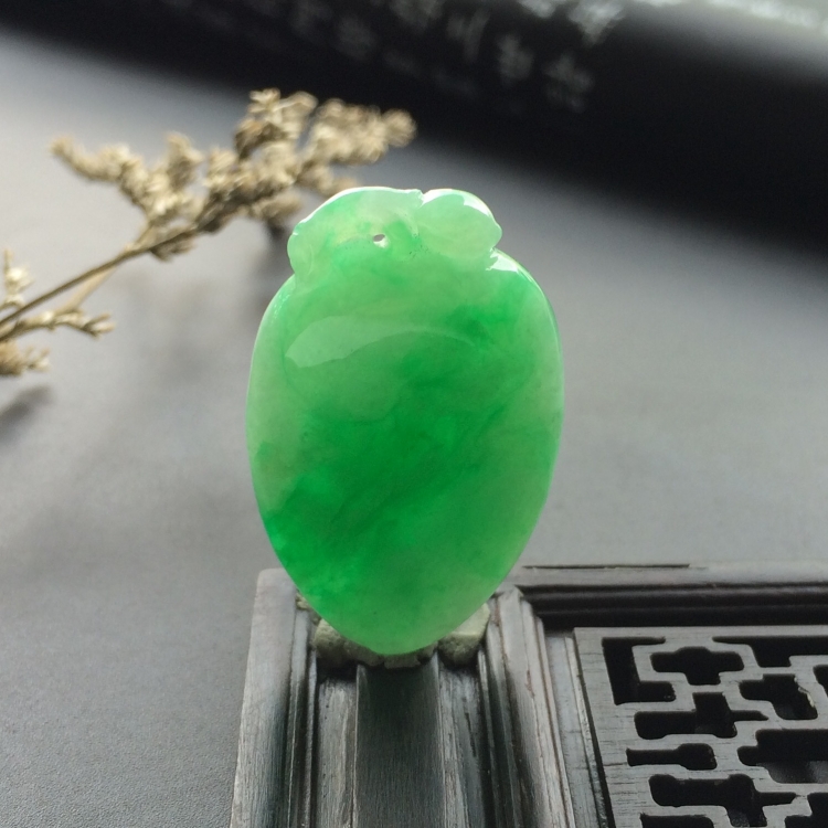 （超值推荐）糯冰种飘翠福瓜挂件