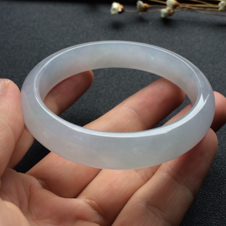 （超值推荐）糯冰种淡晴水手镯（55mm）