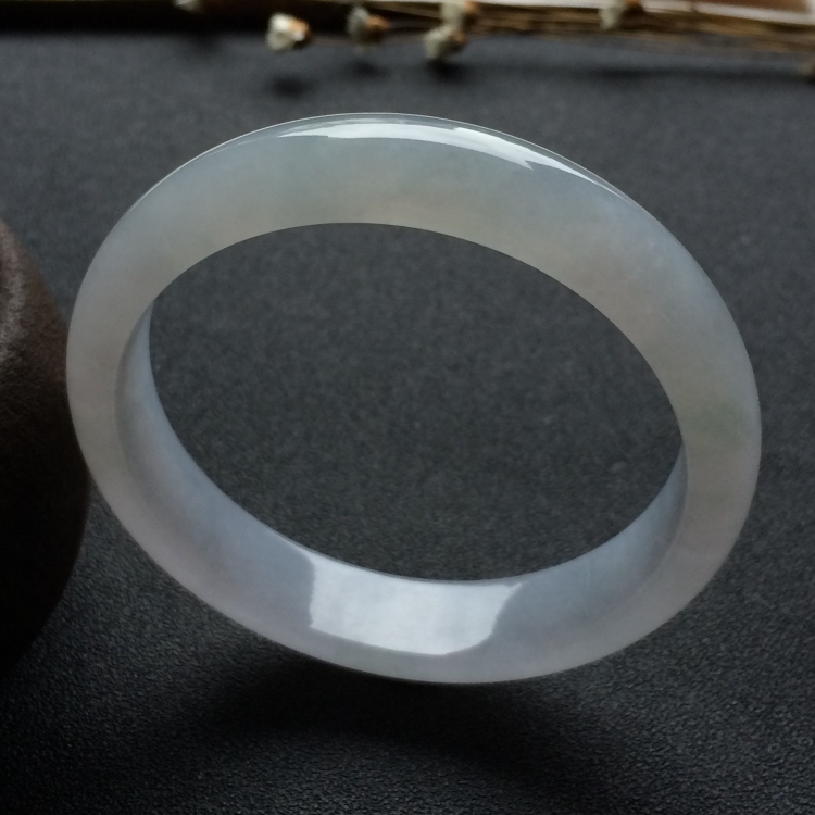 （超值推荐）糯冰种淡晴水手镯（55mm）