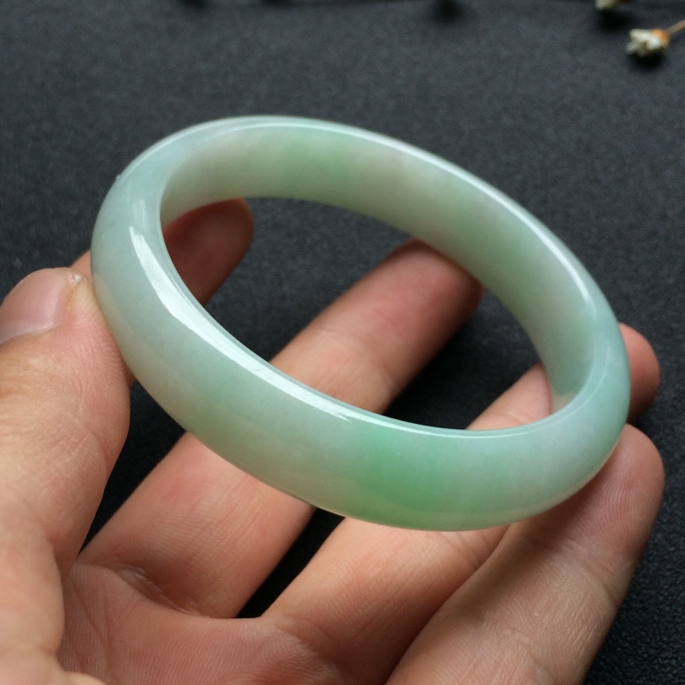 （超值推荐）糯冰种晴水手镯（53.3mm）