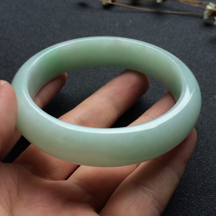 （超值推荐）糯冰种晴水手镯（56.6mm）