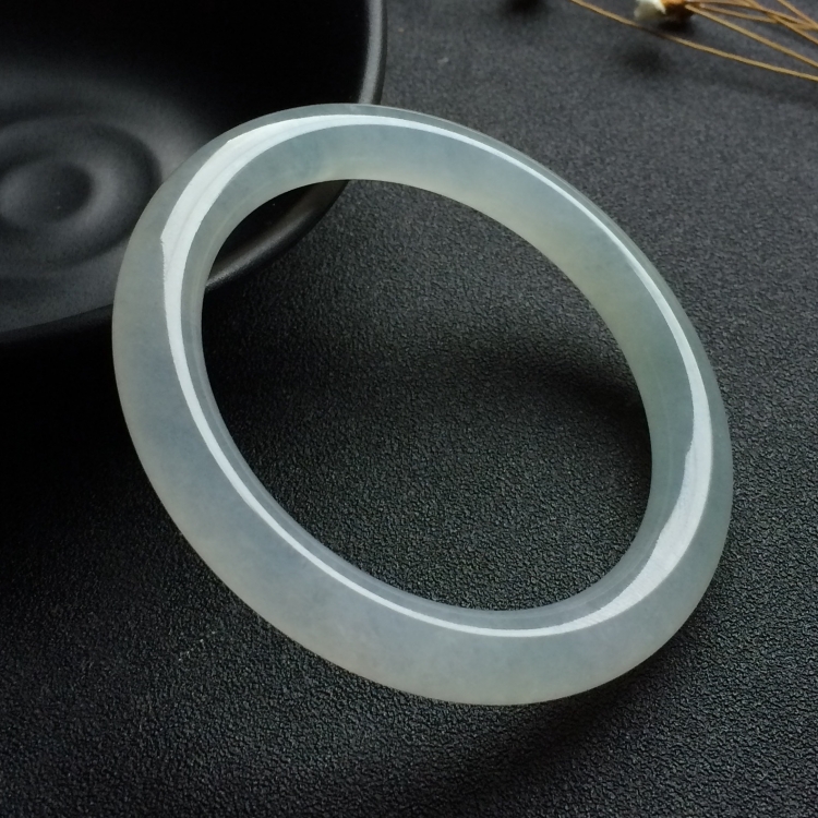 （超值推荐）冰种淡晴水圆条手镯（55.3mm）