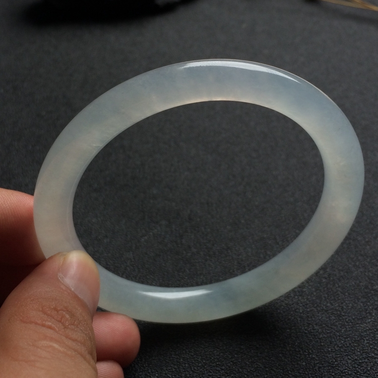 （超值推荐）冰种淡晴水圆条手镯（55.2mm）