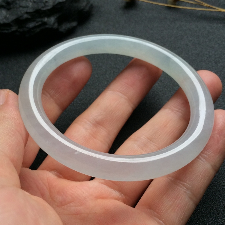 （超值推荐）冰种淡晴水圆条手镯（55.2mm）