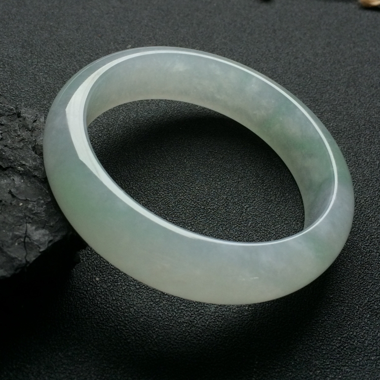 （超值推荐）糯冰种飘花手镯（58.3mm）