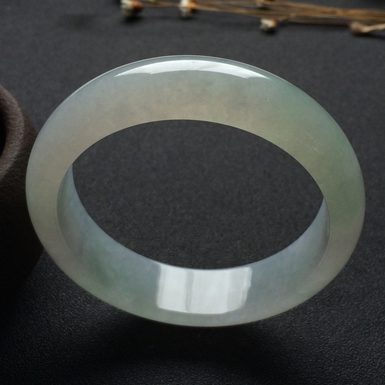 （超值推荐）糯冰种飘花手镯（58.3mm）