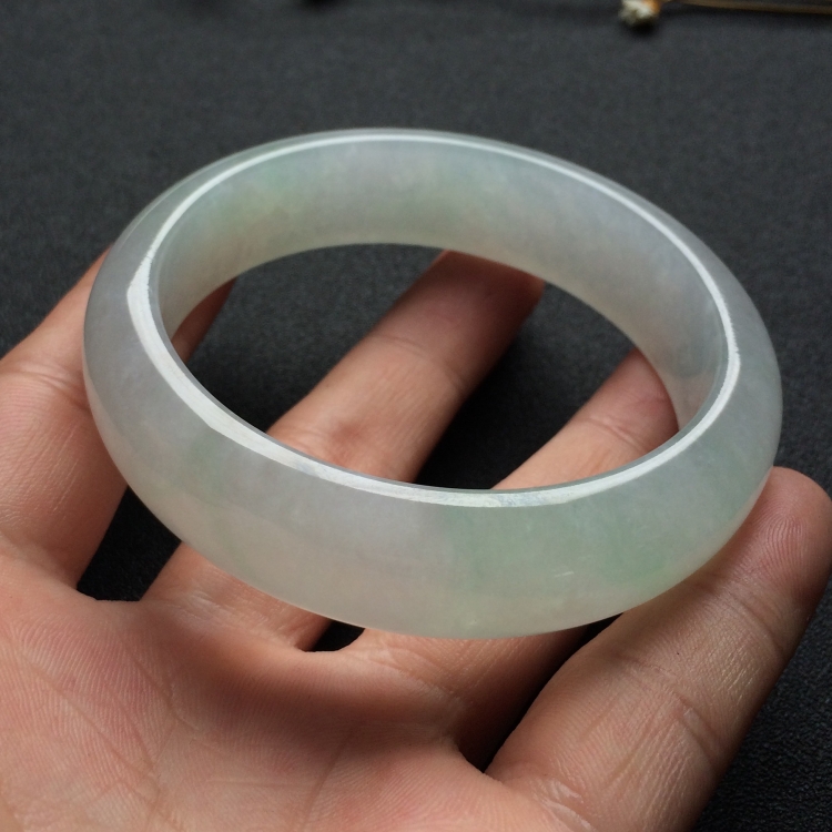 （超值推荐）糯冰种飘花手镯（58.3mm）