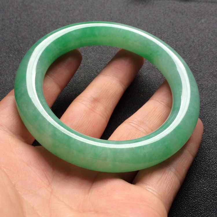（超值推荐）糯冰种飘翠圆条手镯（56.5mm）