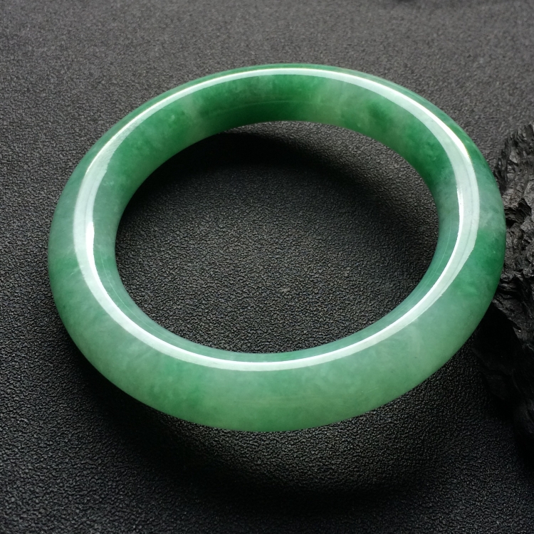 （超值推荐）糯冰种飘翠圆条手镯（57.6mm）