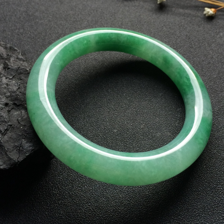 （超值推荐）糯冰种飘翠圆条手镯（57.6mm）