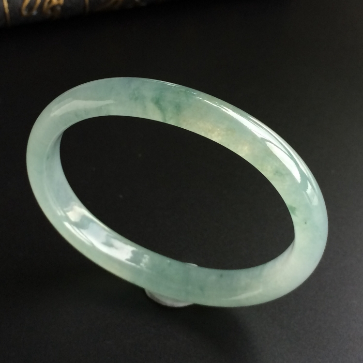 (超值推荐)冰种飘花贵妃镯(54mm-45.3mm)