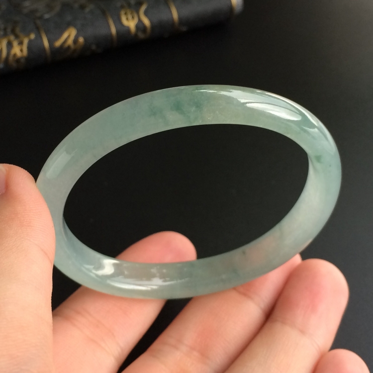 (超值推荐)冰种飘花贵妃镯(54mm-45.3mm)