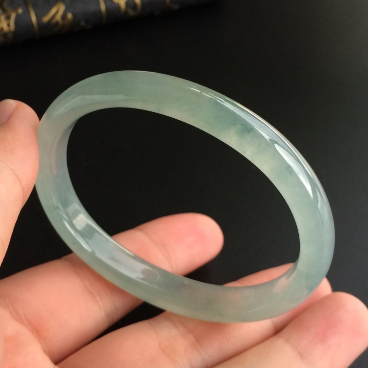 (超值推荐)冰种飘花贵妃镯(54mm-45.3mm)