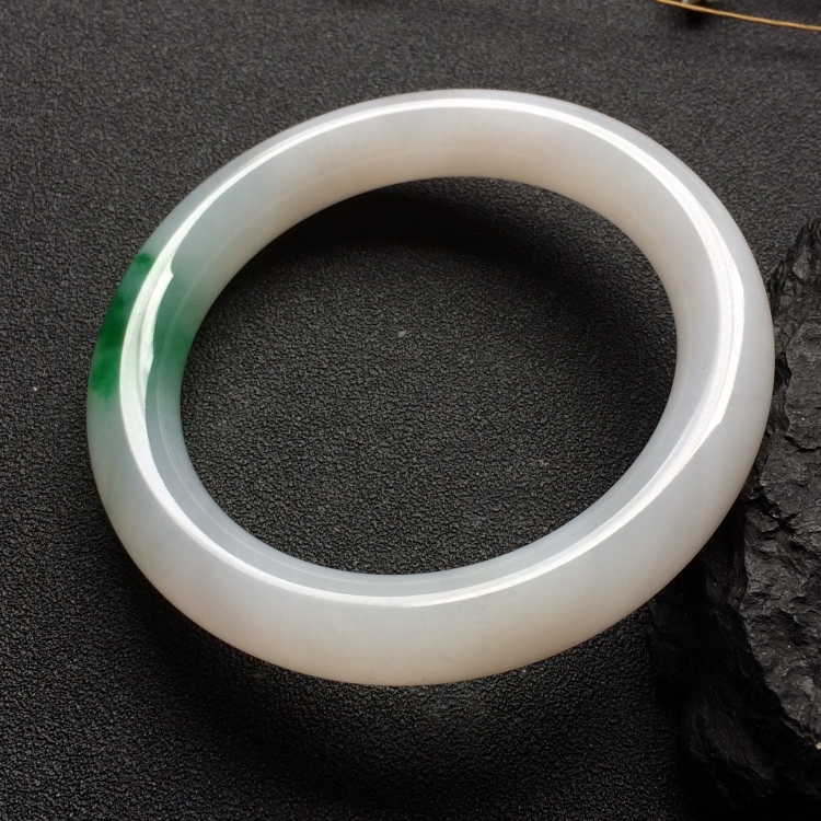 （超值推荐）糯冰种飘翠圆条手镯（54.5mm）