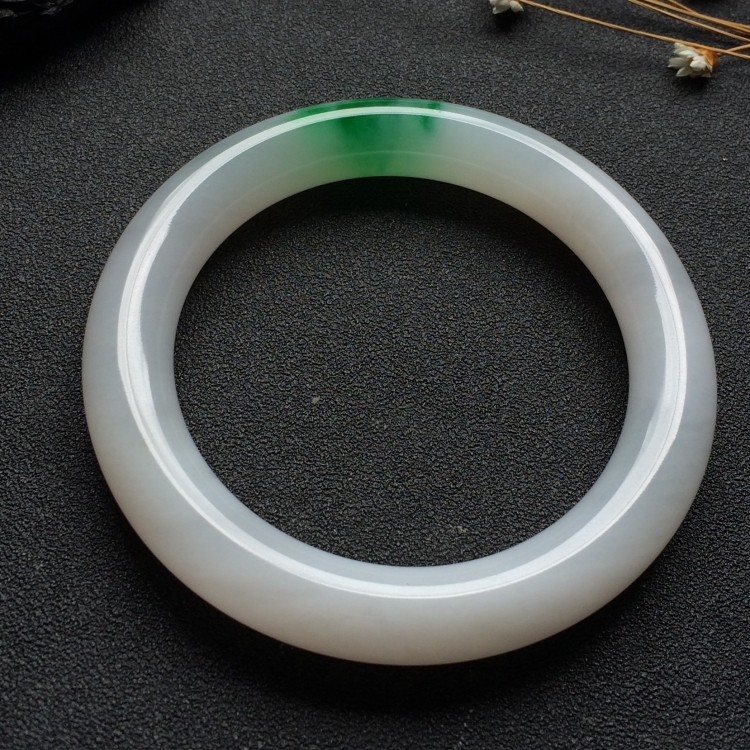 （超值推荐）糯冰种飘翠圆条手镯（54.5mm）