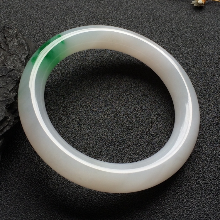 （超值推荐）糯冰种飘翠圆条手镯（54.5mm）
