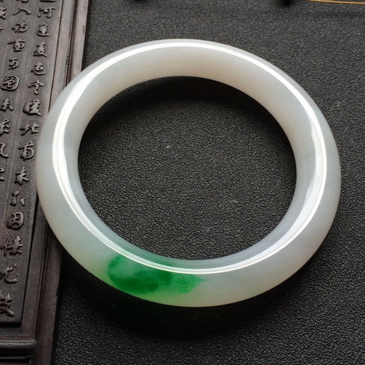 （超值推荐）糯冰种飘翠圆条手镯（54.5mm）