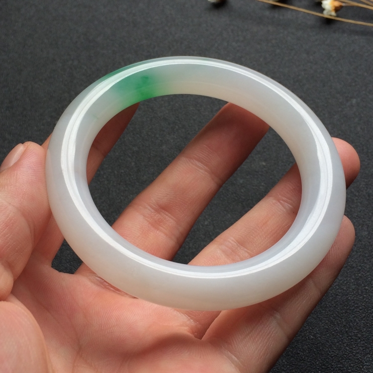 （超值推荐）糯冰种飘翠圆条手镯（54.5mm）