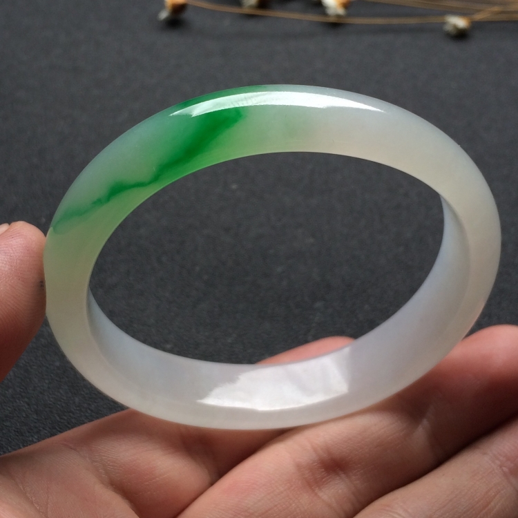 （超值推荐）糯冰种飘翠贵妃镯（56.4mm-49mm）